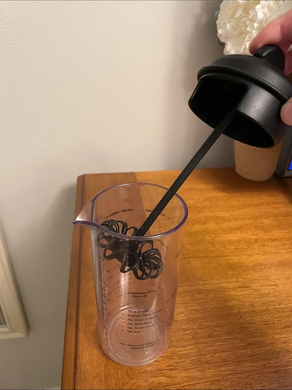 The Pampered Chef Measure Mix & Pour Salad Dressing Mixer Maker USA